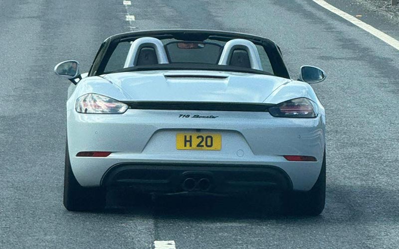 hyper private number plate H20