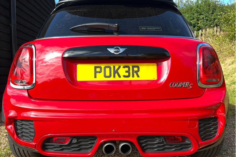 Hobby related private number plate