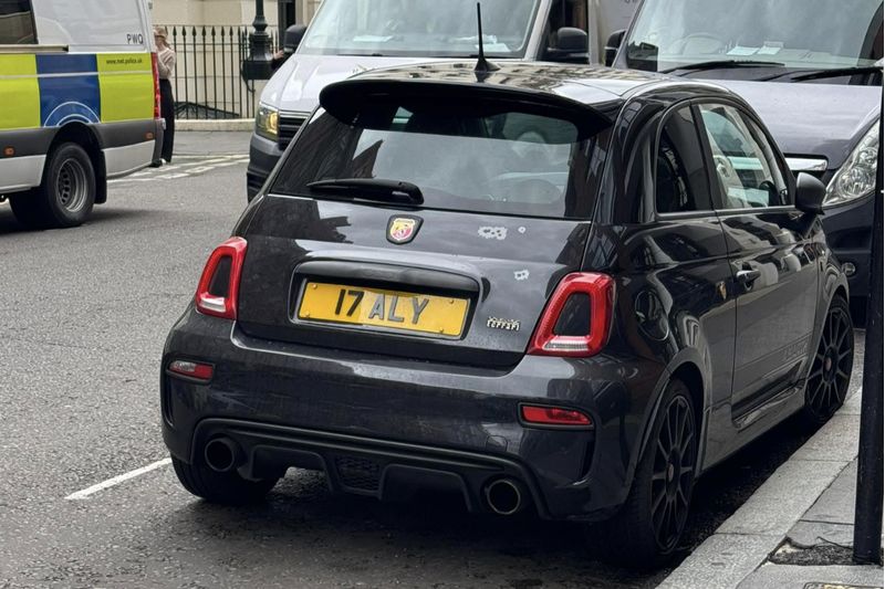 Place private number plate