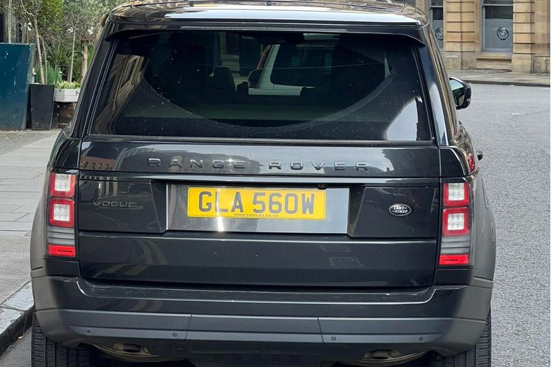 Place private number plate